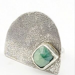 EMERALD RING ABSTRACT  DESIGN HANDMADE STERLING SILVER SZ 6.5